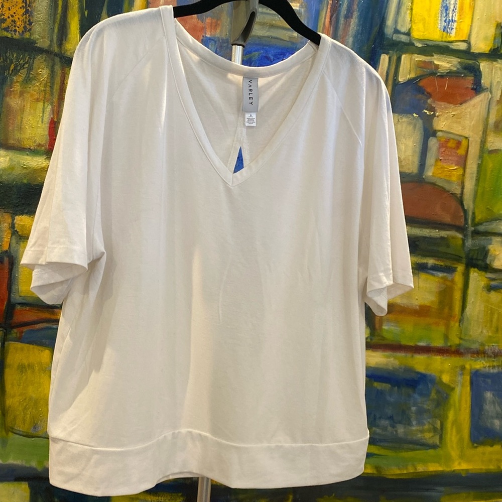 Varley Marr Split white v-neck tee small